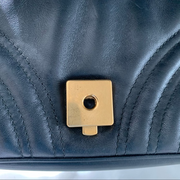 🌟Host Pick🌟 Gucci GG Marmont Matelasse Mini Bag - Picture 8 of 10